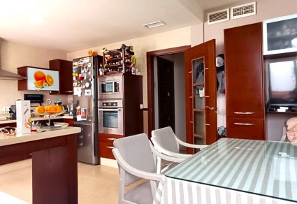 Casa en venta en Lucena, Zona Sevillana